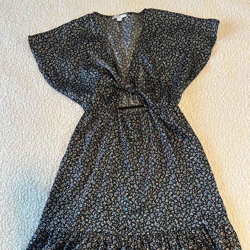 Floral Black Dress with Short Sleeves S
